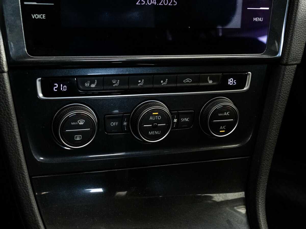 Купить Volkswagen Golf, 2018, 107 337 км, фото №14