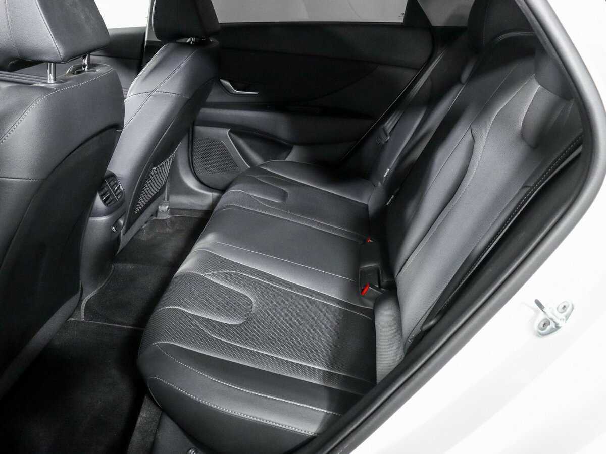 Купить Hyundai Elantra, 2023, 15 220 км, фото №7