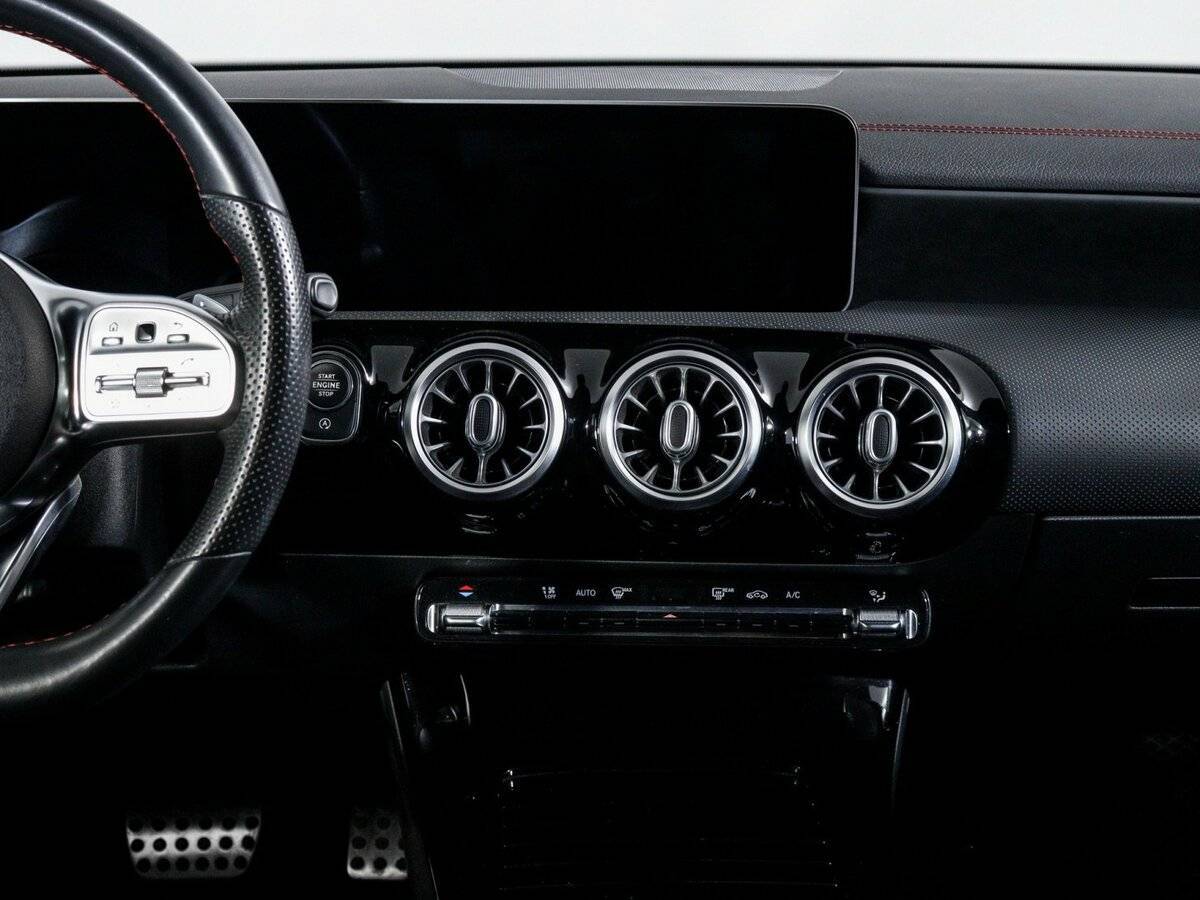Купить Mercedes-Benz CLA 200, 2019, 31 090 км, фото №12