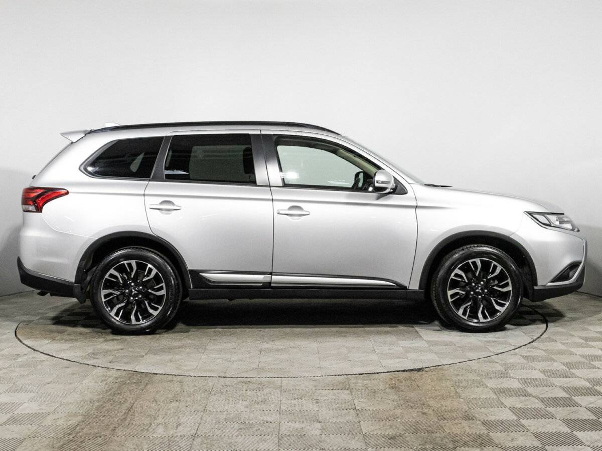 Купить Mitsubishi Outlander, 2022, 35 572 км, фото №4