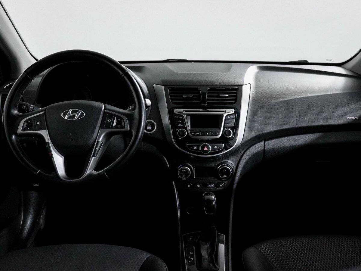 Купить Hyundai Solaris, 2015, 73 940 км, фото №9