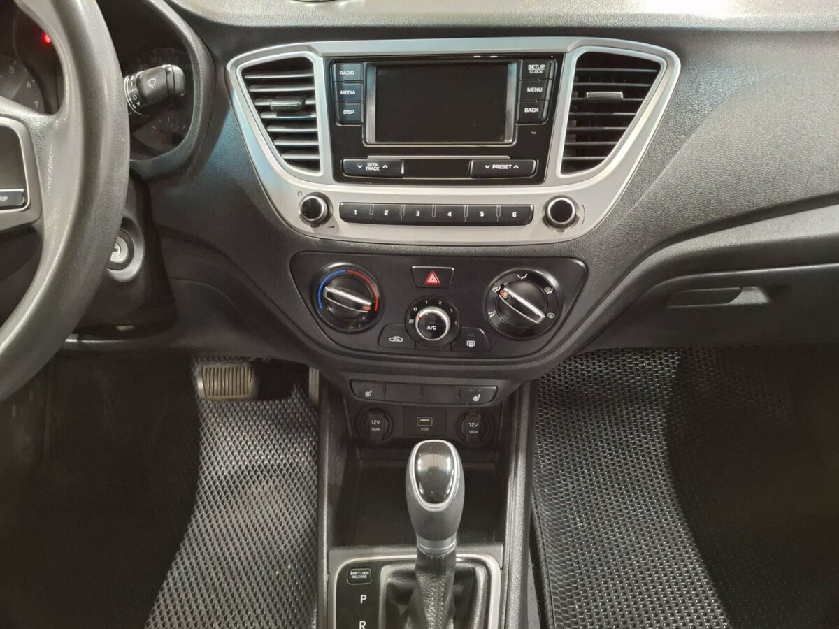 Купить Hyundai Solaris II, 2019, 249 844 км, фото №15